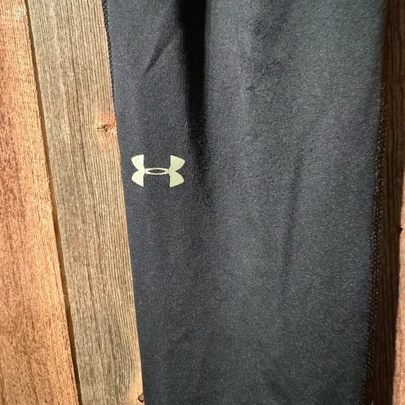 EUC Womens Small Under Armour Leggings Black and White - Picture 3 of 7